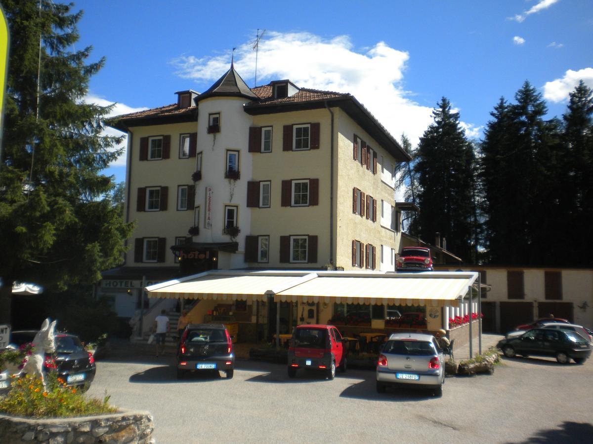 Hotel Roen Ruffre-Mendola Экстерьер фото